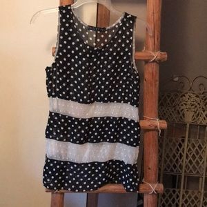 Sleeveless summer shirt